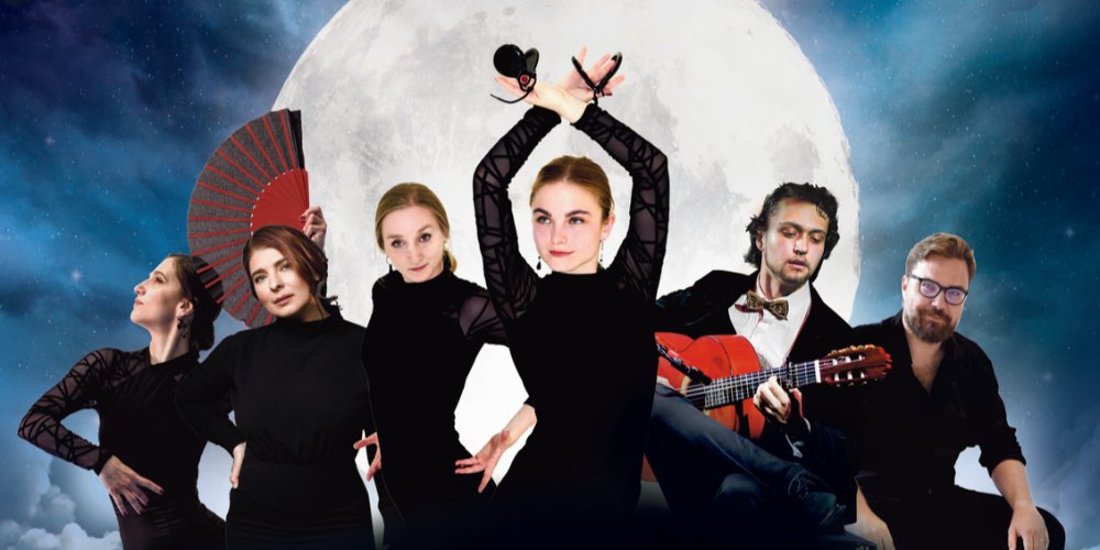 The LUNARES cast of La Luna in front of a full moon