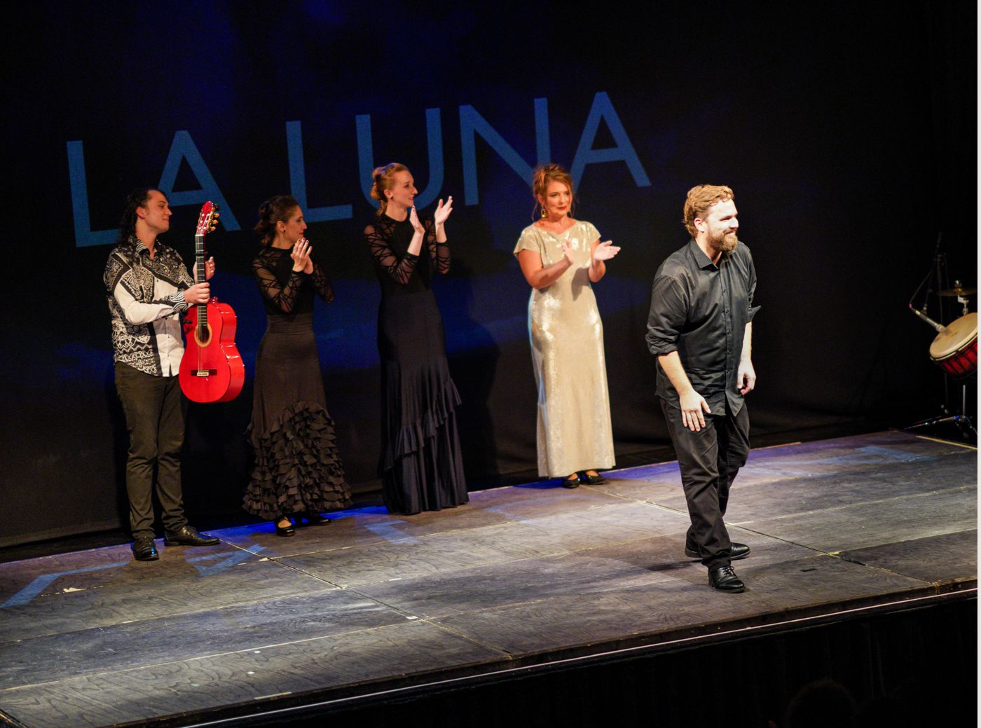 The LA LUNA cast taking a bow